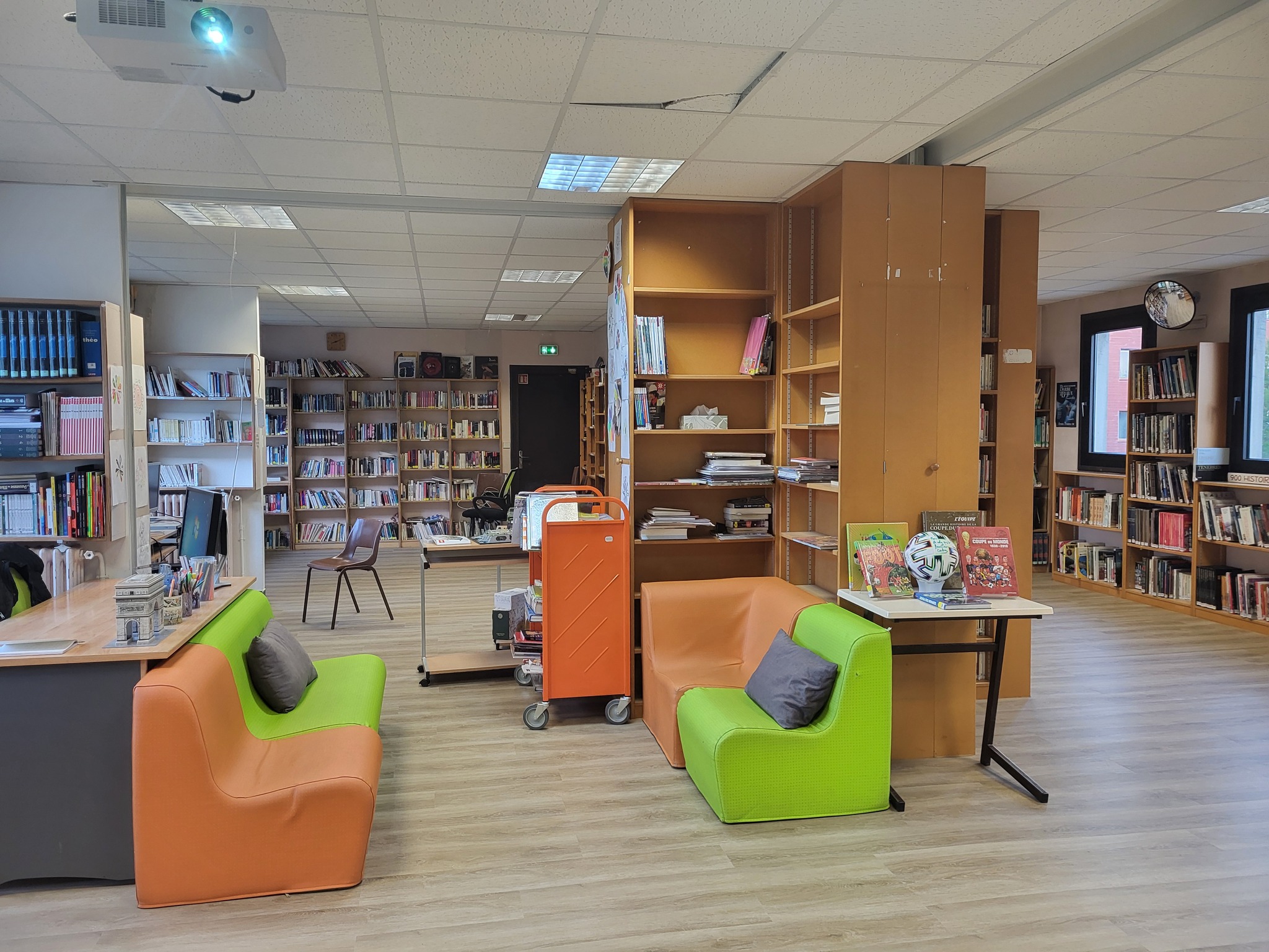 Espace de lecture et de travail du CDI