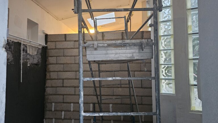 Réfection des toilettes collégiens.